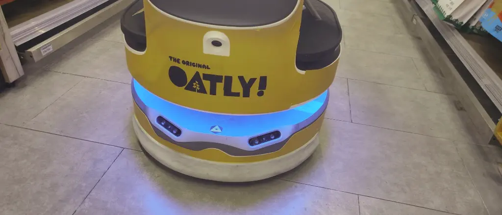 Autonomous industrial robot equipped with CameMake camera modules for navigation and quality inspection in automation systems.